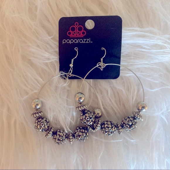 New With Tags Paparazzi Chunky Silver & Black Toned Beaded Hoop Earrings - Picture 1 of 2